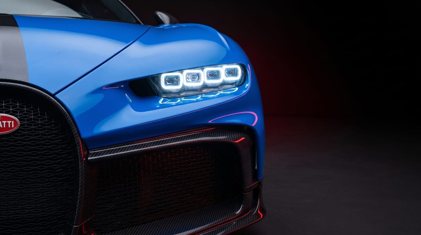Bugatti Chiron Super Sport front headlight close-up detail