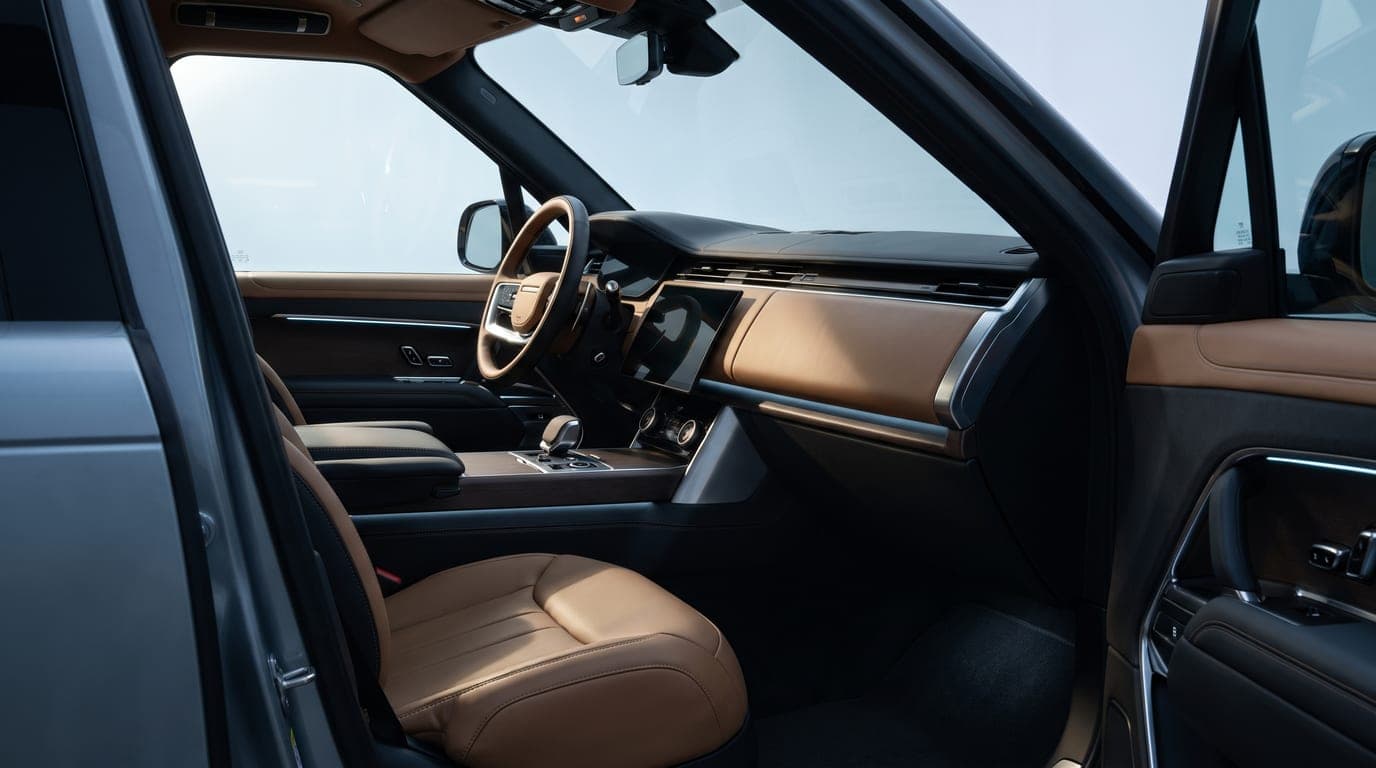 Range Rover Autobiography interior cockpit